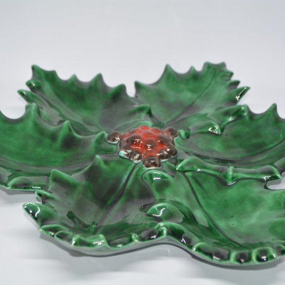 VTG Hobbiest Hand Painted Antietam Ceramic Mold Christmas Holly Berry Plate Tray - Picture 2 of 6
